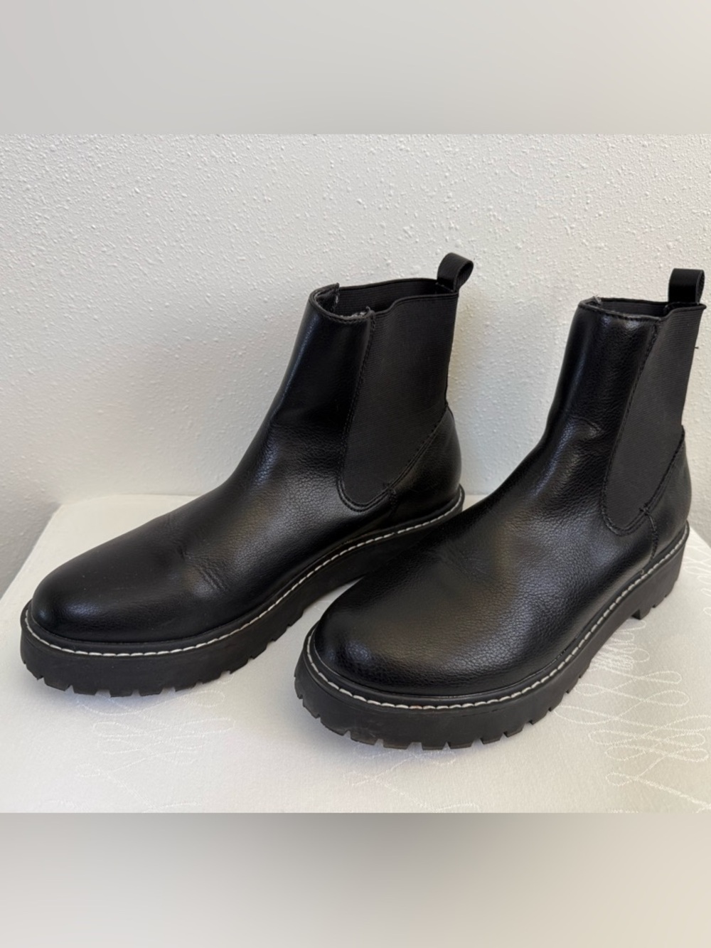 Dolce Vita Lobera Chelsea Boots Black Lug Sole Platform Boot Women’s 9